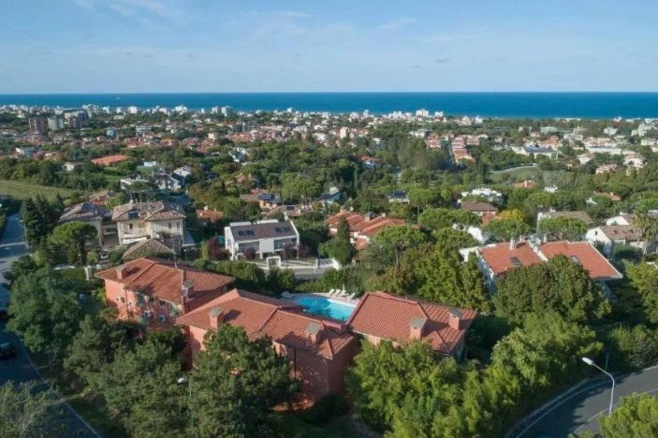 Residenze Al Colle Dei Pini Aparthotel Riccione Exterior photo