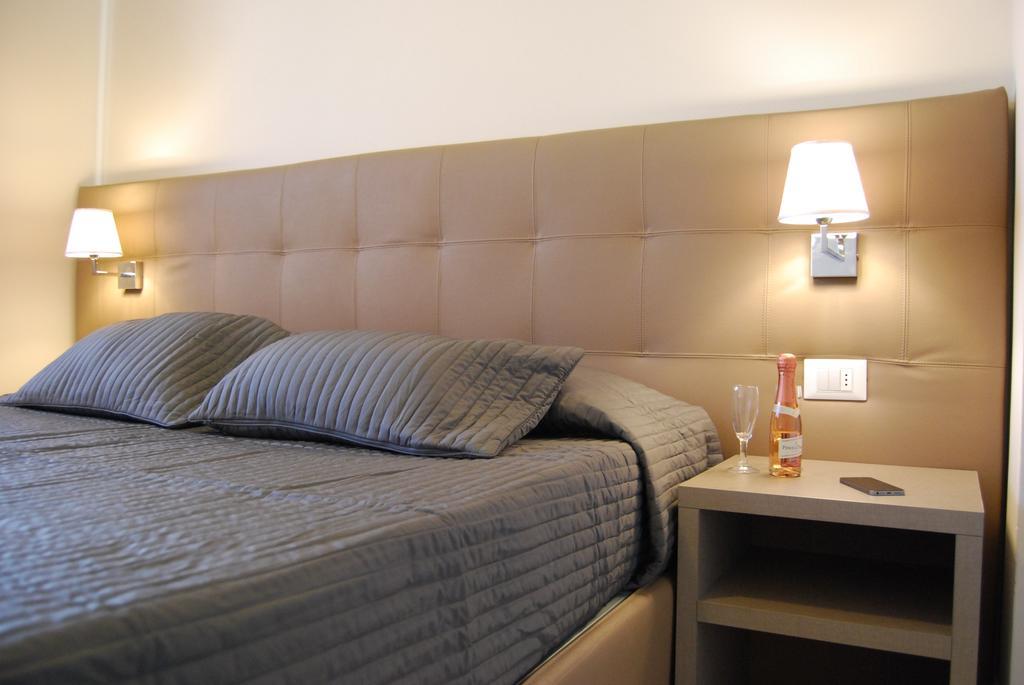 Residenze Al Colle Dei Pini Aparthotel Riccione Room photo