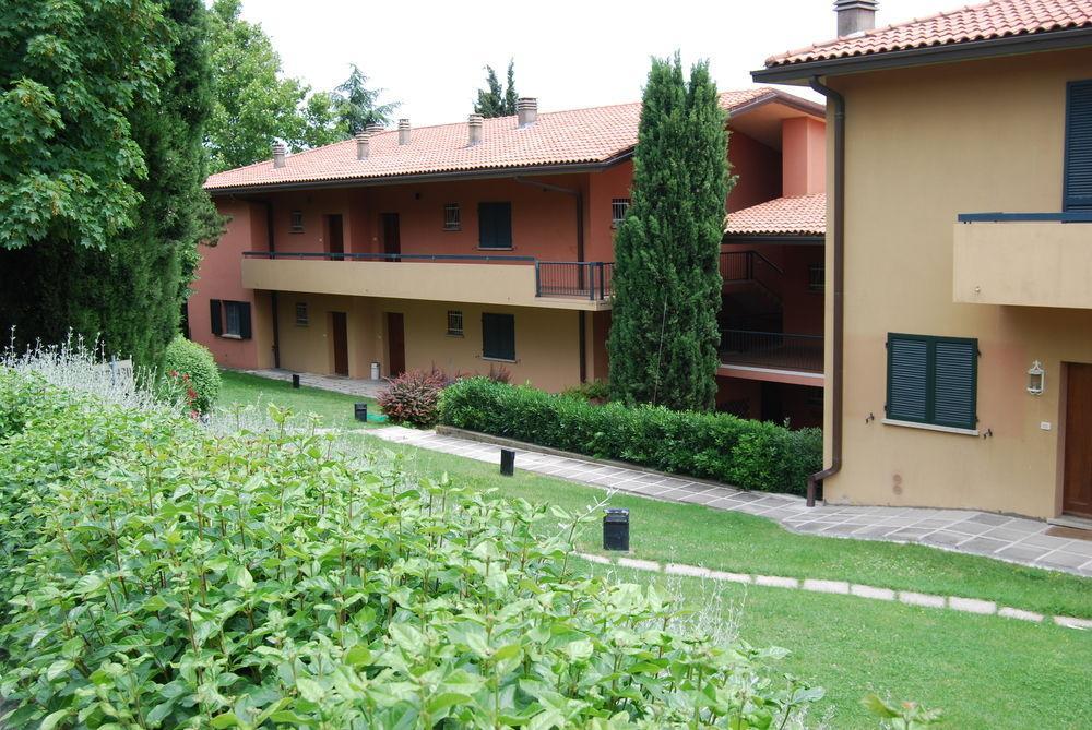 Residenze Al Colle Dei Pini Aparthotel Riccione Exterior photo