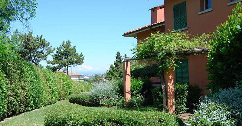 Residenze Al Colle Dei Pini Aparthotel Riccione Exterior photo