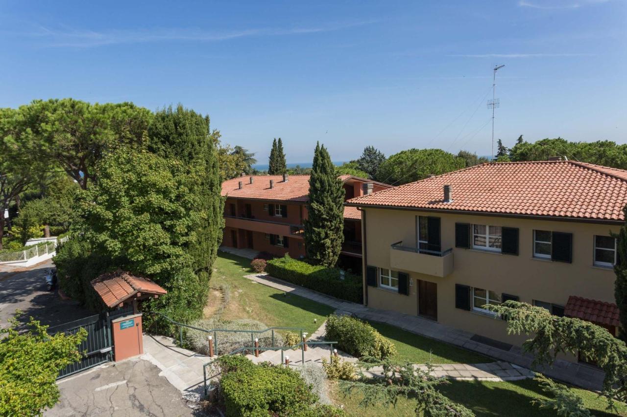 Residenze Al Colle Dei Pini Aparthotel Riccione Exterior photo