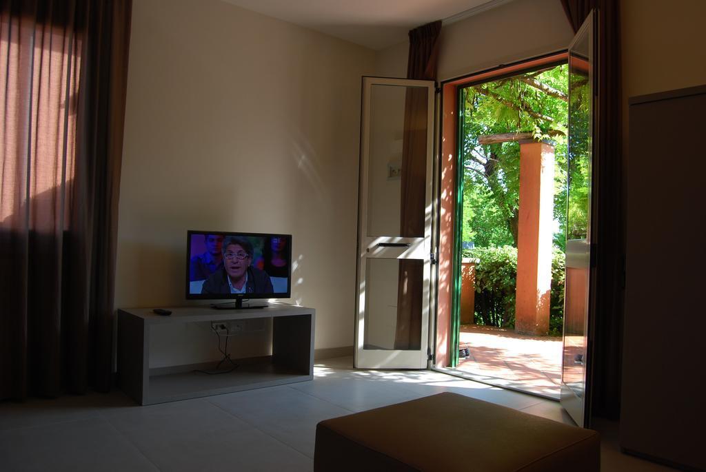 Residenze Al Colle Dei Pini Aparthotel Riccione Exterior photo